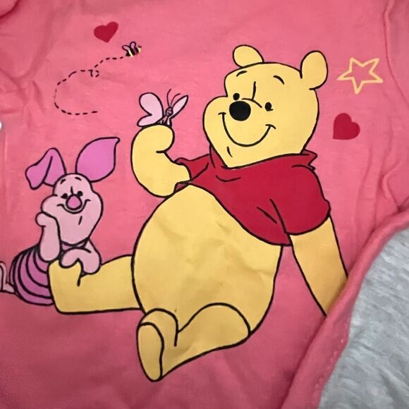 Disney Pooh and Piglet long sleeve onesie/bib - Picture 2 of 4
